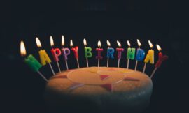 Gotowe zestawy urodzinowe – tani i prosty sposób na wyjątkową dekorację przyjęcia